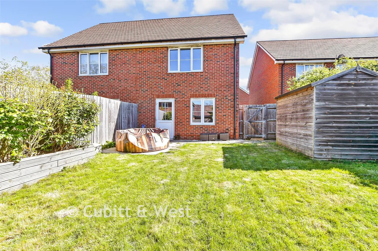 Hawking Drive, Cranleigh, GU6, photo 9