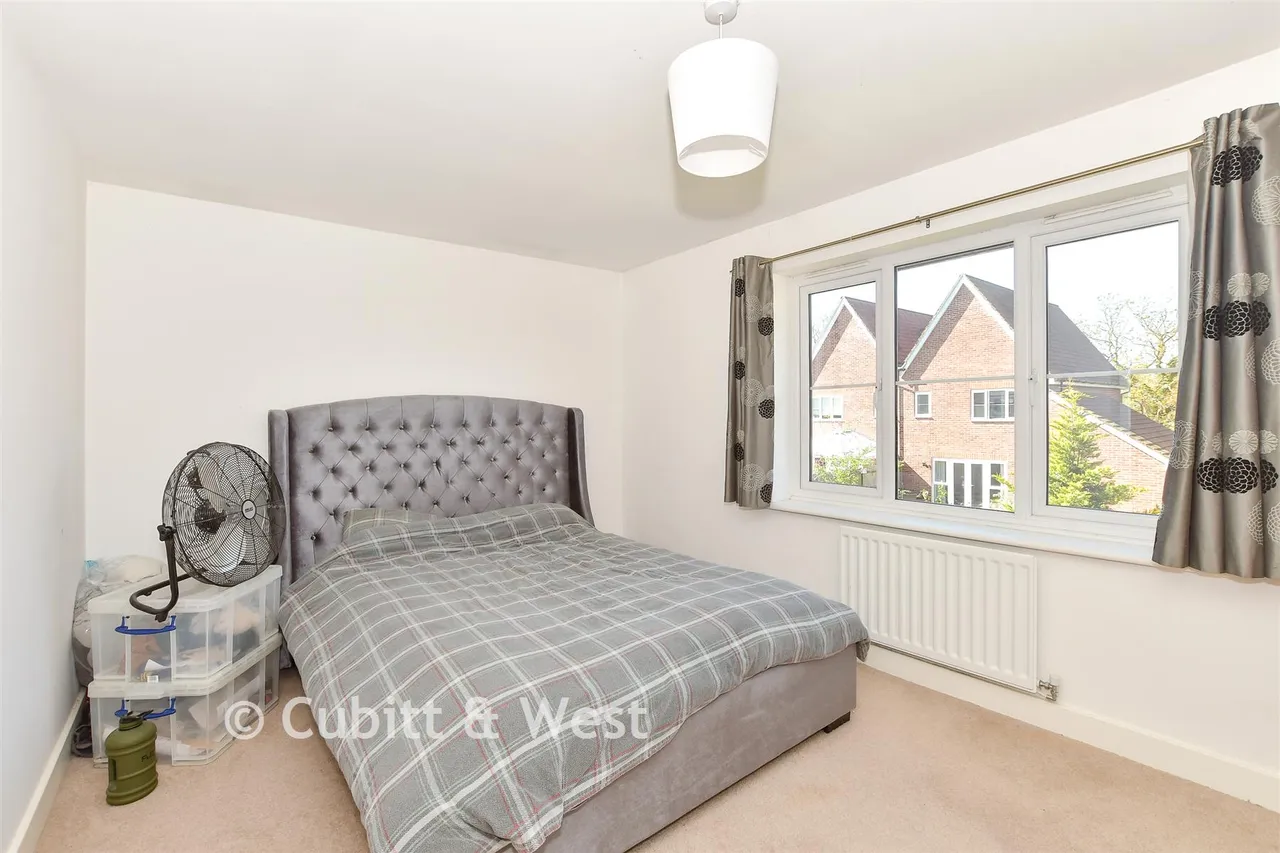 Hawking Drive, Cranleigh, GU6, photo 6