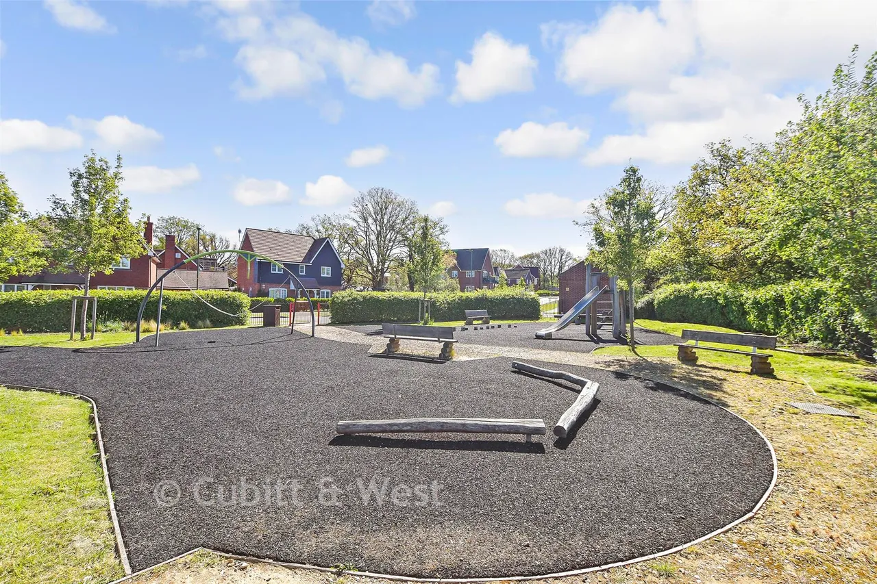 Hawking Drive, Cranleigh, GU6, photo 11