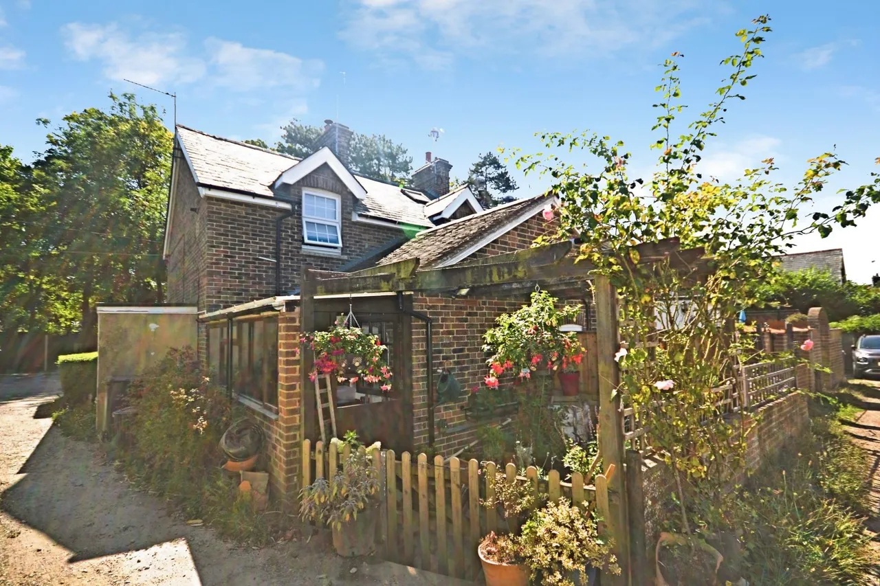 Ifield Road, Charlwood, RH6, photo 10