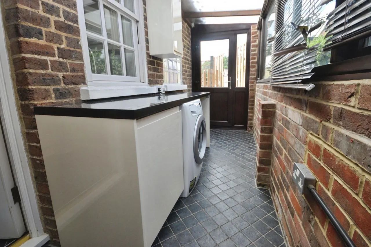 Ifield Road, Charlwood, RH6, photo 6