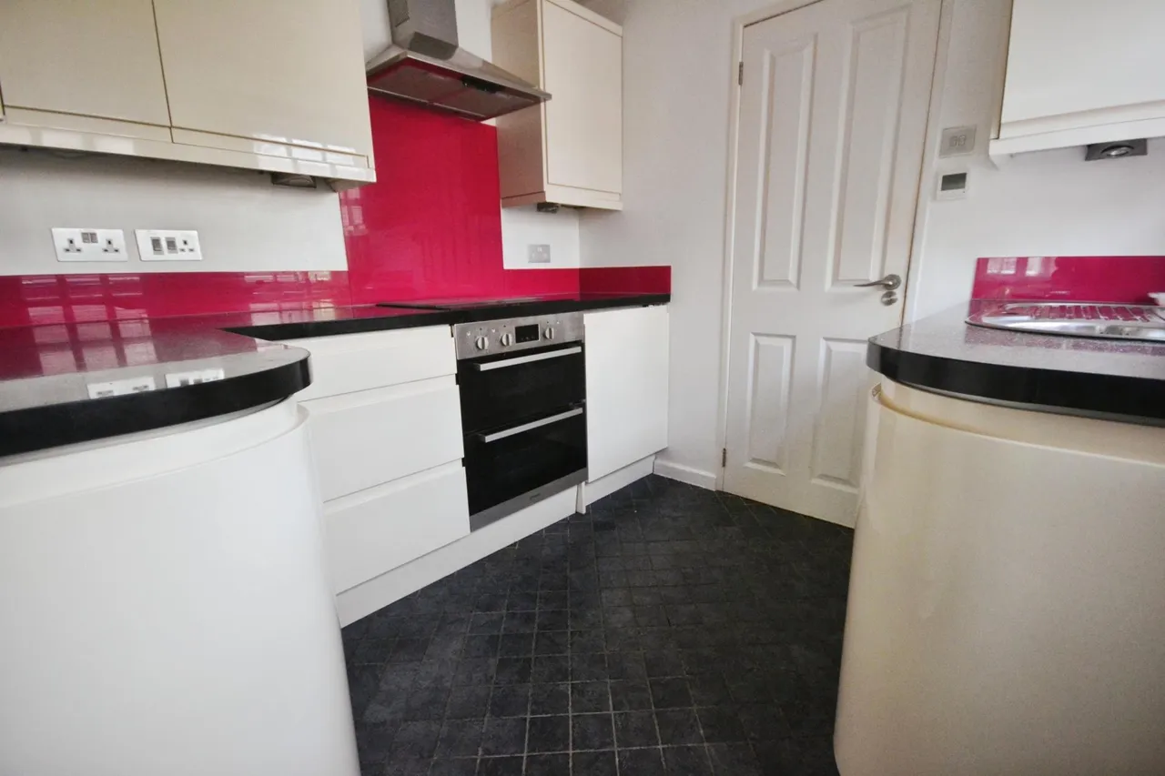 Ifield Road, Charlwood, RH6, photo 2