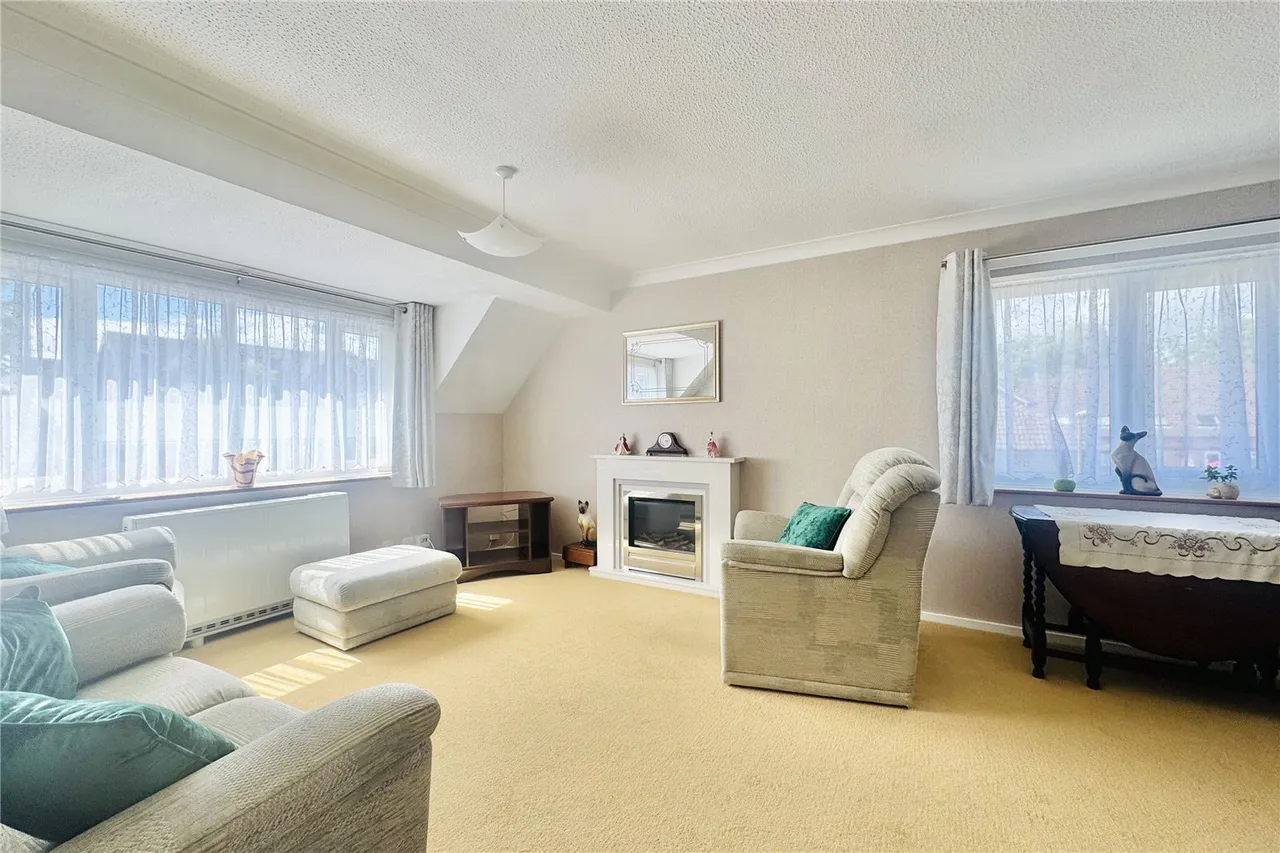 Appley Drive, Camberley, Surrey, GU15 3JG, photo 2