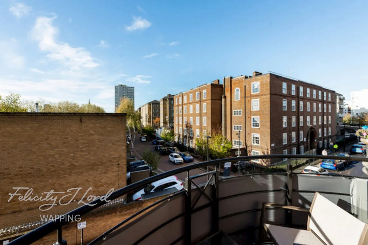 The Highway, London, E1W, photo 3