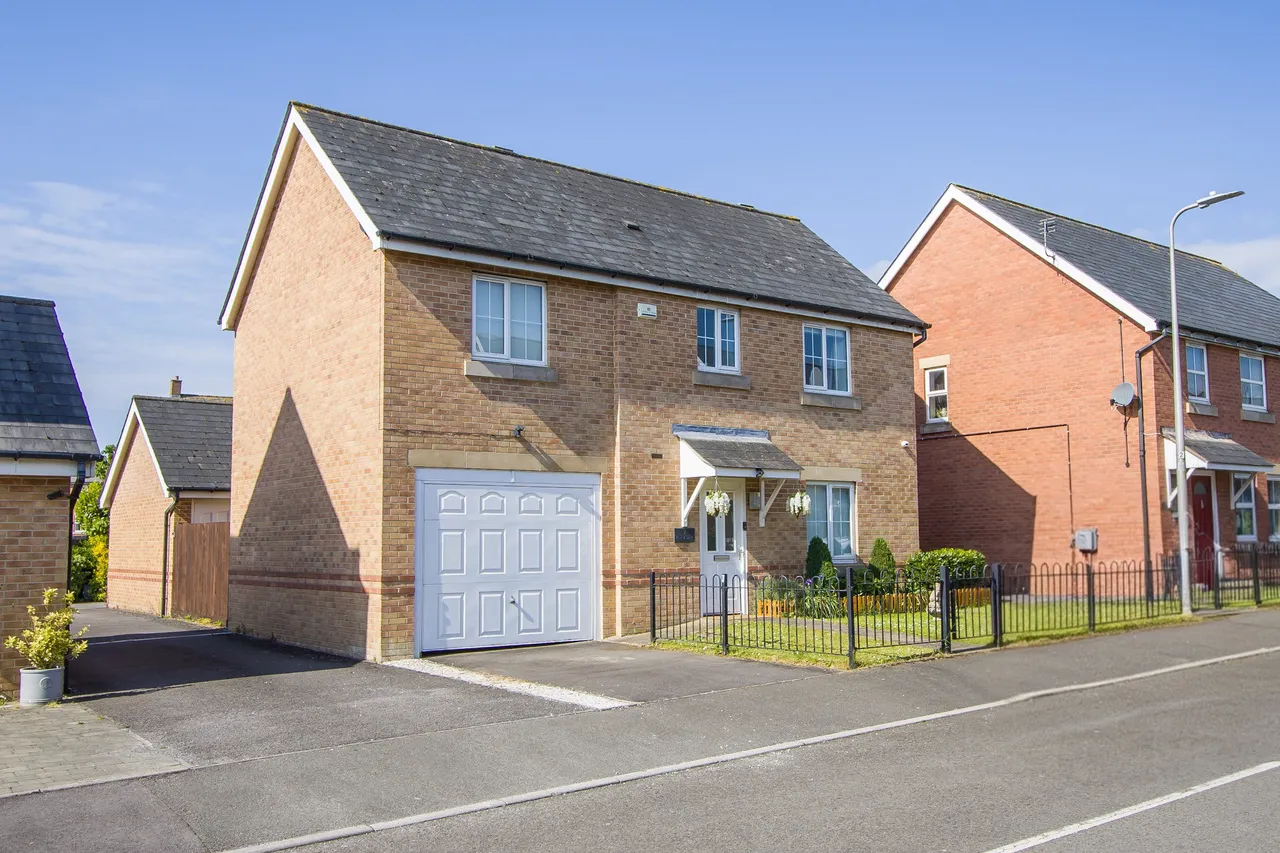4 bed house for sale, Db