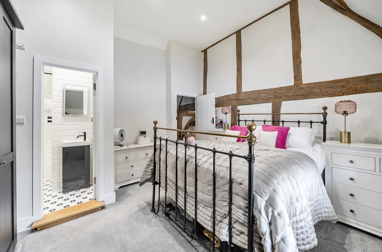 Oxford Road, Sutton Scotney, SO21, photo 8