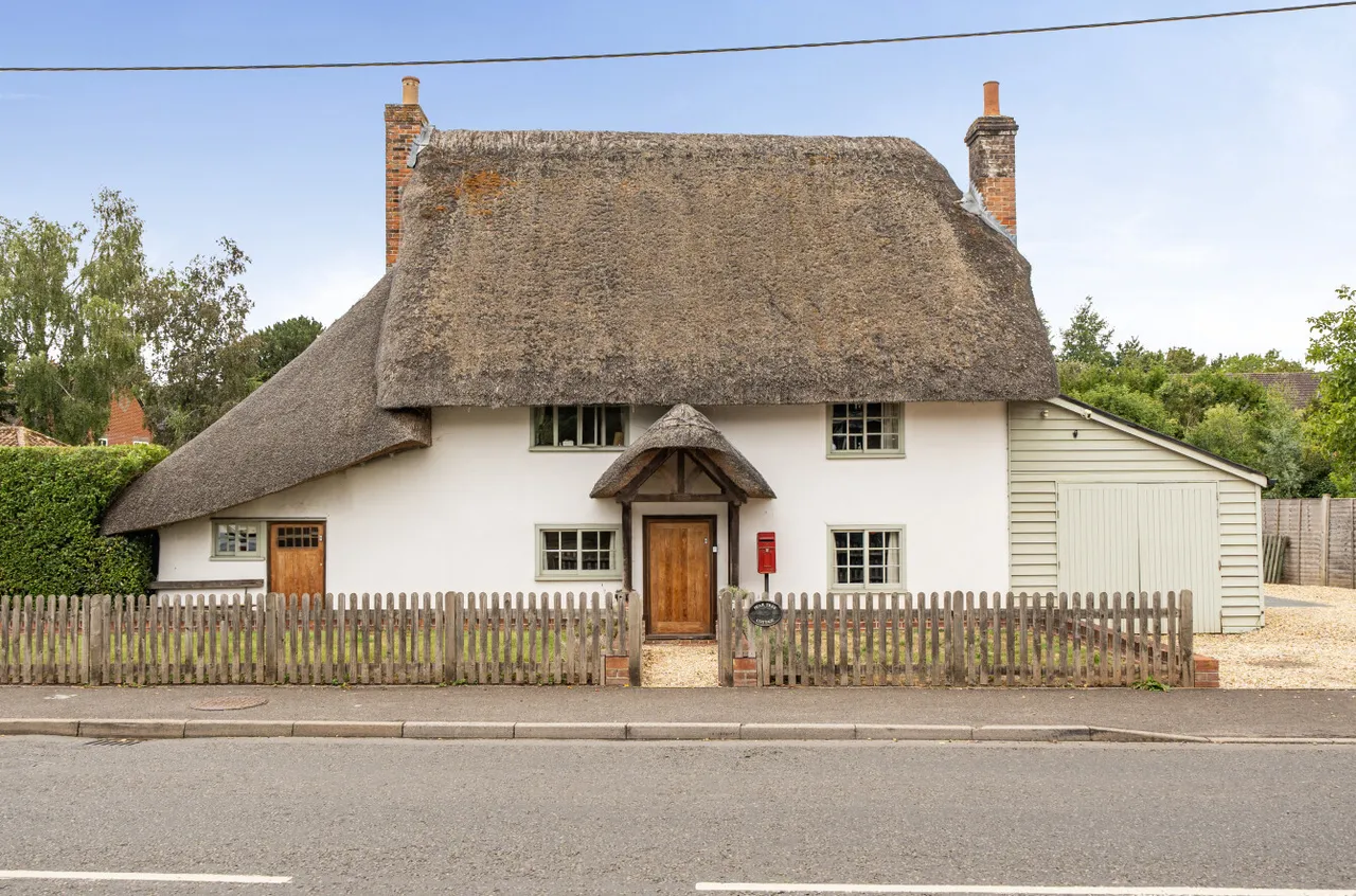 3 bed house for sale, Oxford Road, Sutton Scotney, SO21