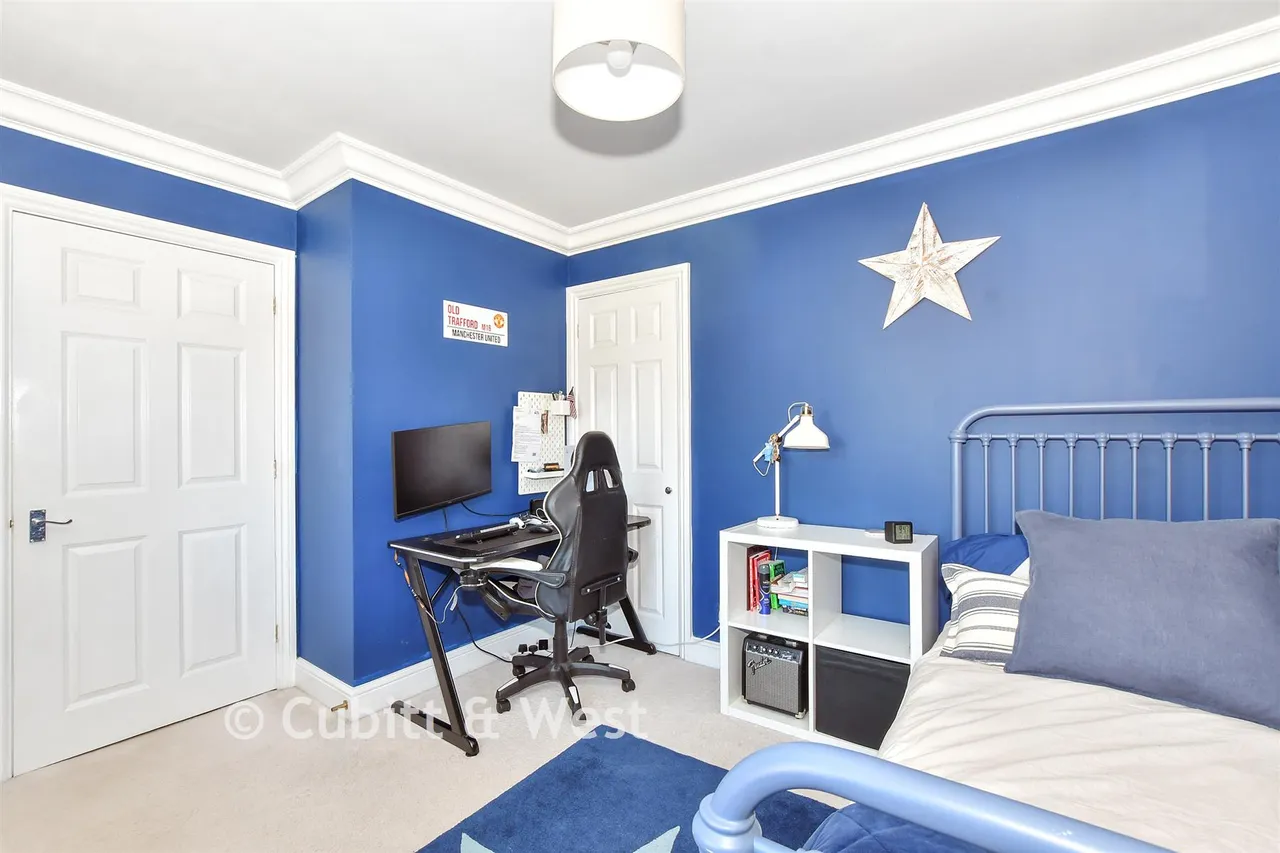 Walwyn Close, PO20, photo 11
