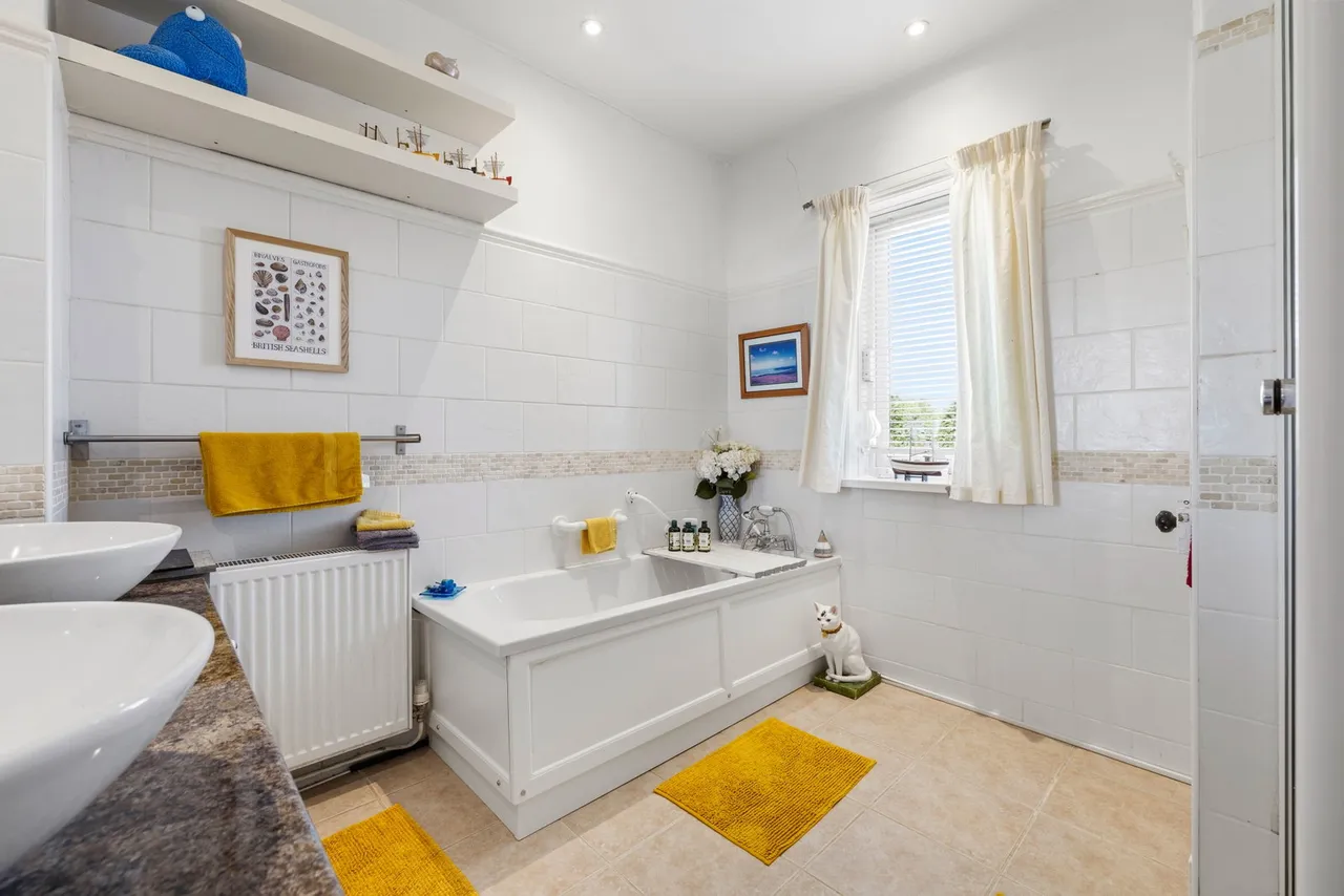 Swansea Road, Gorseinon, SA4, photo 24