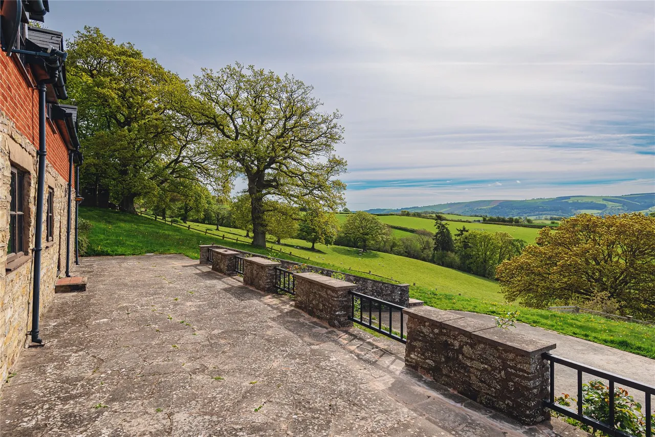 Kerry, Newtown, Powys, SY16 4NA, photo 34