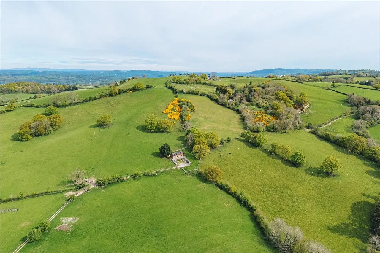 3 bed house for sale — Kerry, Newtown, Powys, SY16 4NA