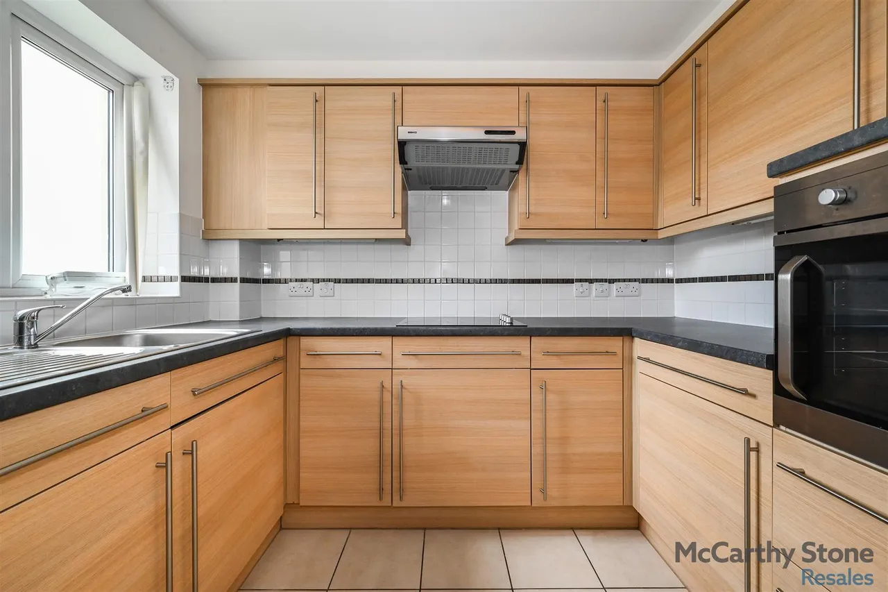 Avenue Road, Lymington, SO41, photo 6