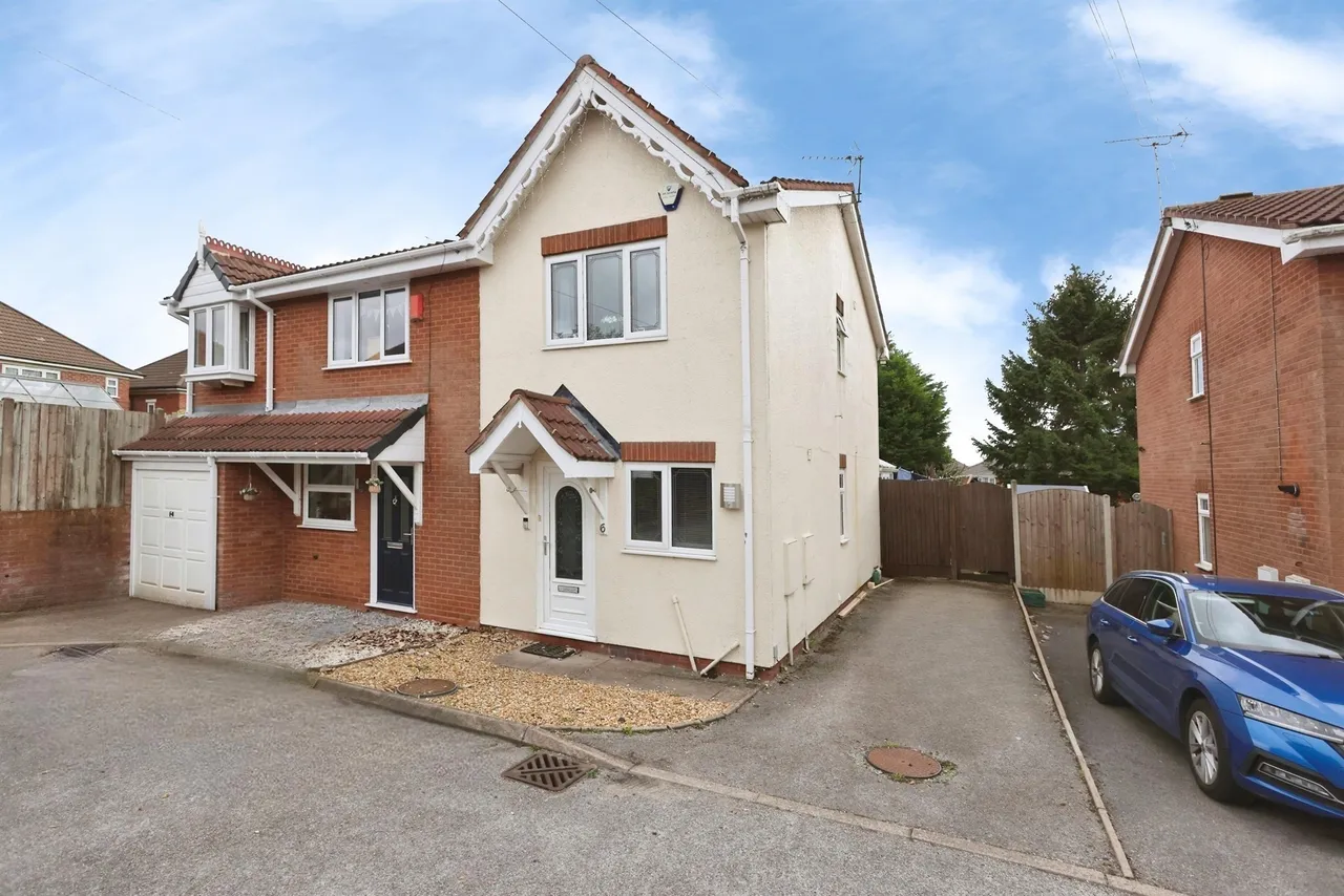 2 bed house for sale, Belle Vue Gardens, Rowley Regis, B65