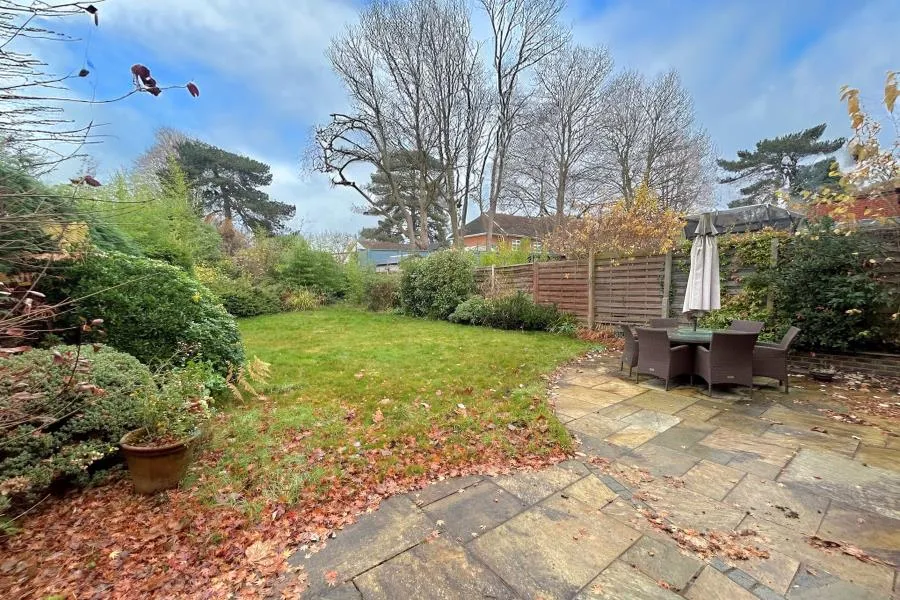 Waldens Park Road, Woking, GU21, photo 17
