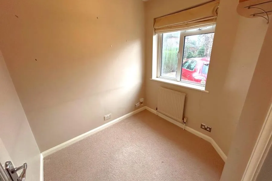 Waldens Park Road, Woking, GU21, photo 13
