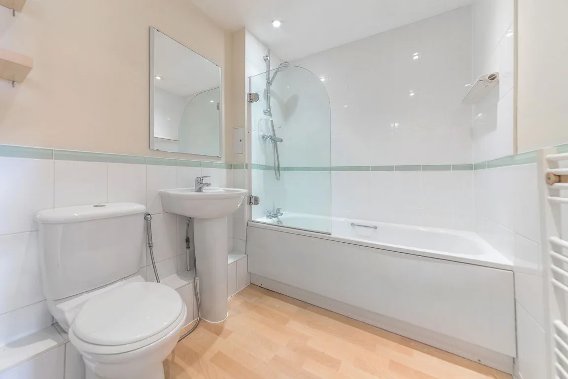 Victoria Road, North Acton, photo 6