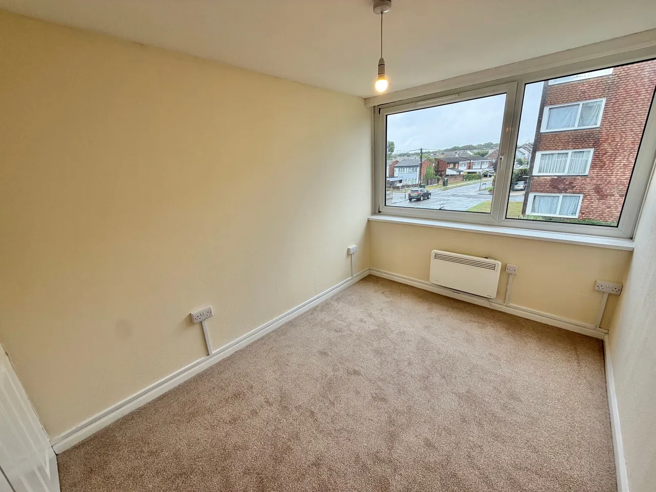Eversley Court, Benfleet, photo 6