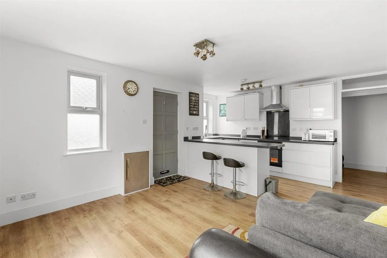 Pinions Road, High Wycombe, HP13, photo 2