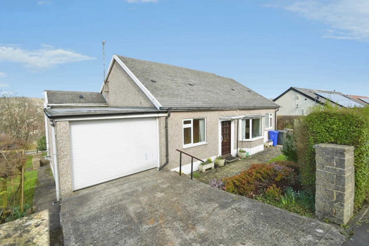 2 bed house for sale — The Grove, Sheffield, South Yorkshire, S17