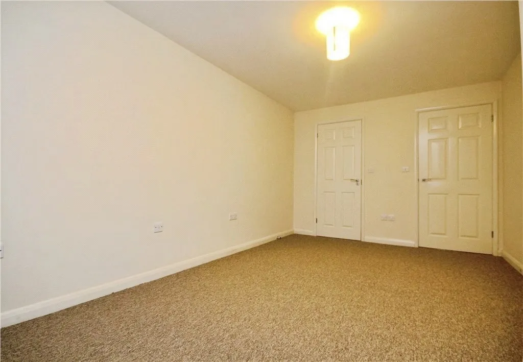 Victoria Street, Englefield Green, TW20, photo 7