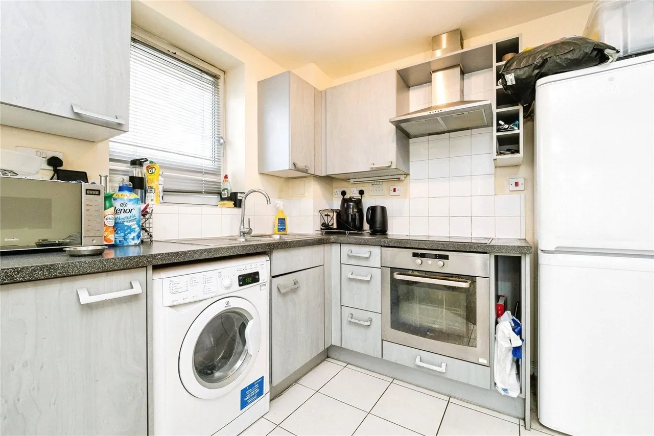 Axon Place, Ilford, IG1, photo 5