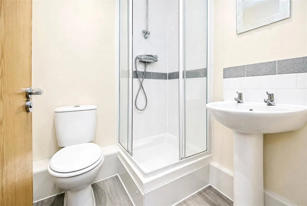 Axon Place, Ilford, IG1, photo 10