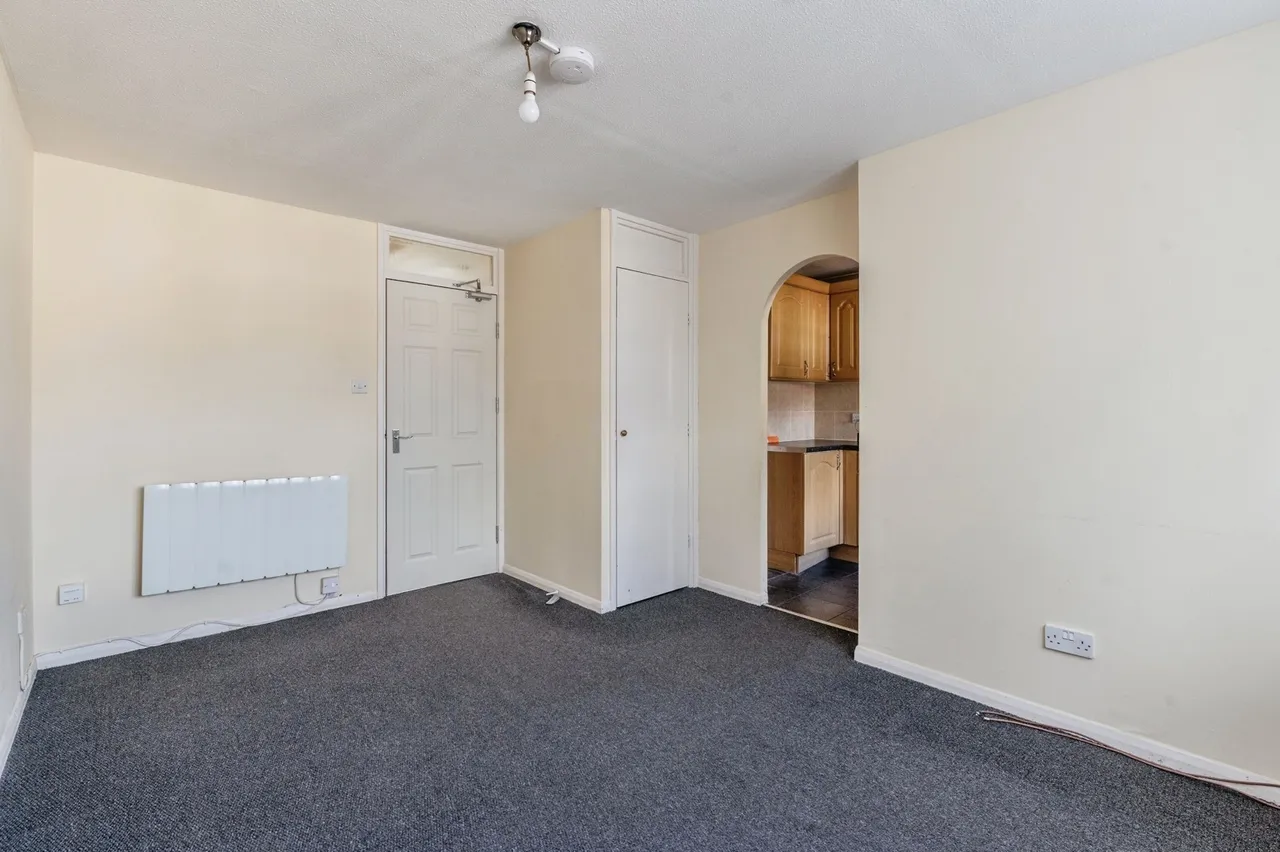 Ferro Road, Rainham, RM13, photo 10