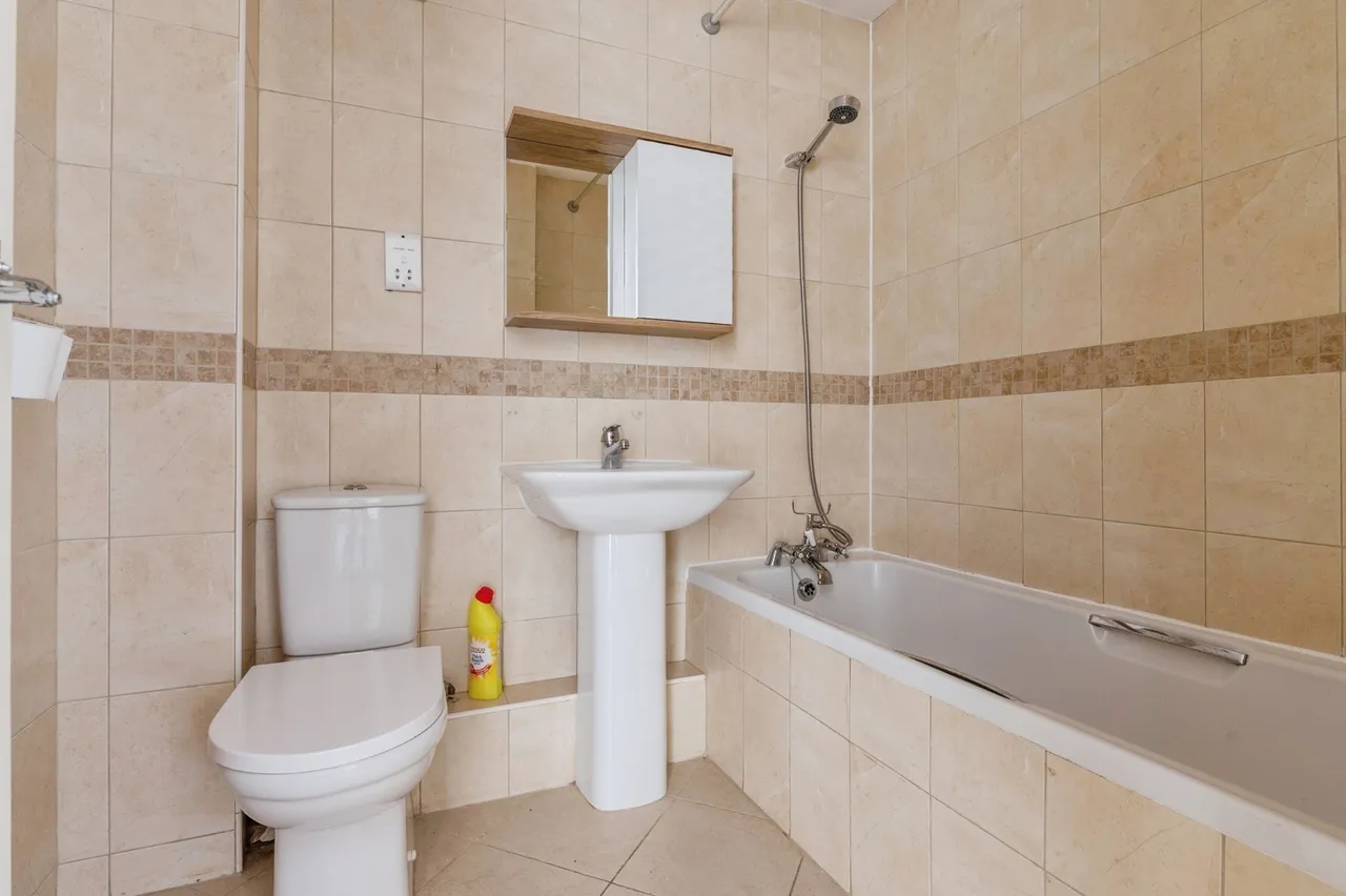 Ferro Road, Rainham, RM13, photo 11