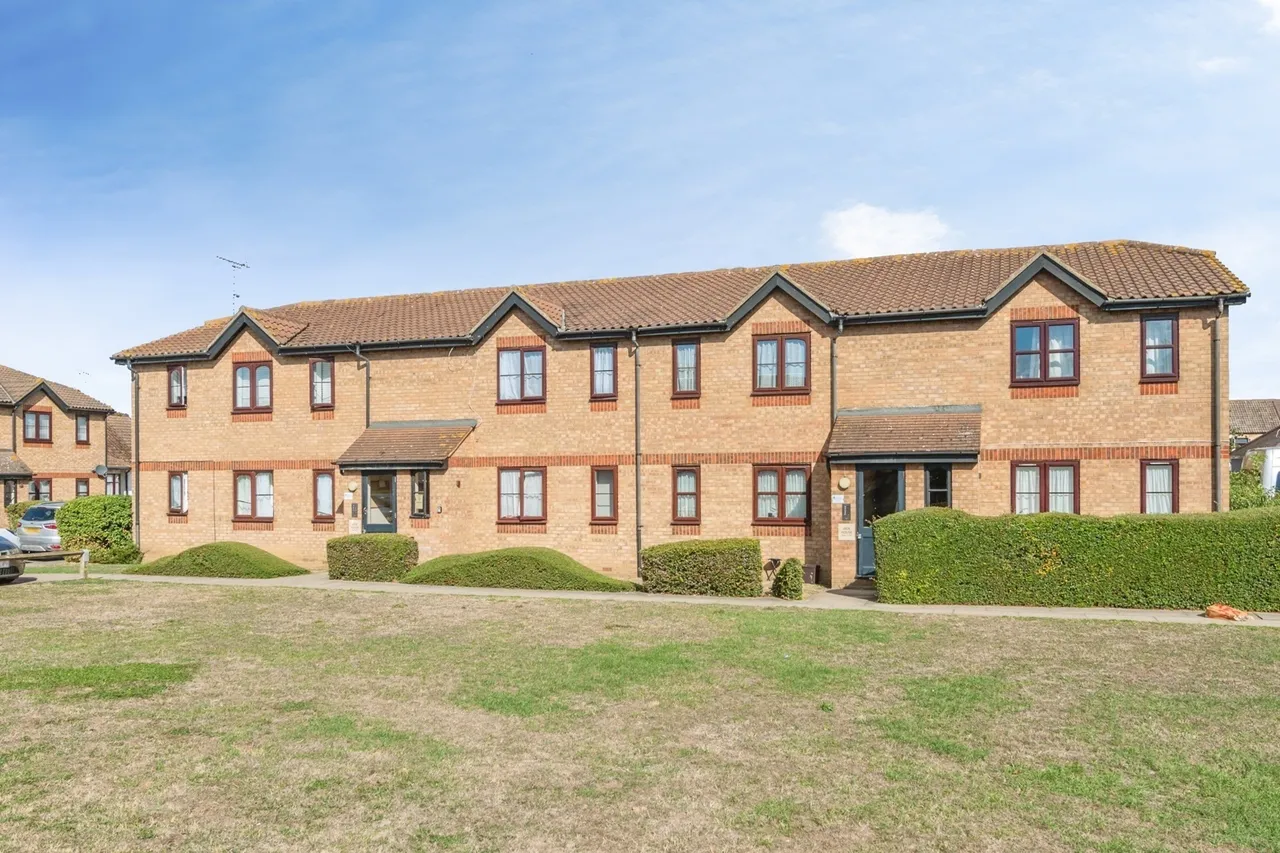 1 bed flat for sale, Ferro Road, Rainham, RM13