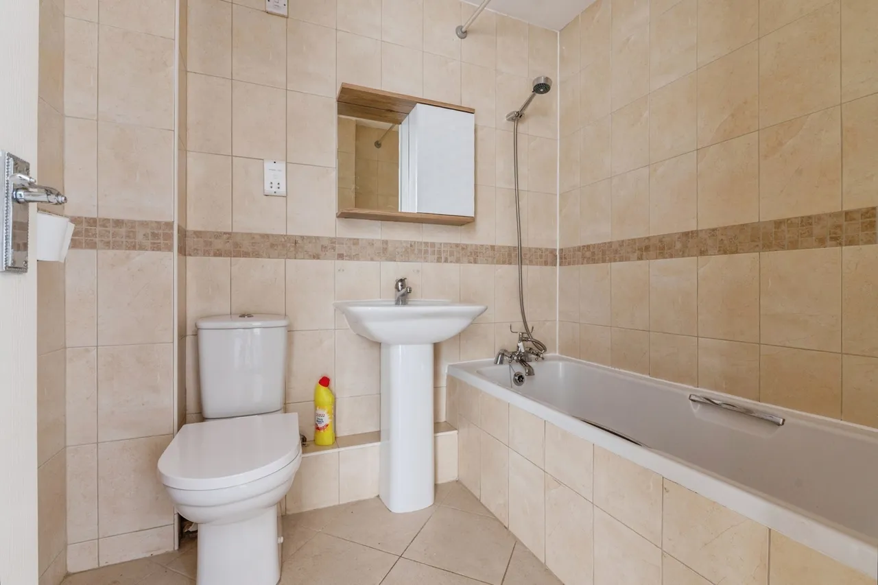Ferro Road, Rainham, RM13, photo 5