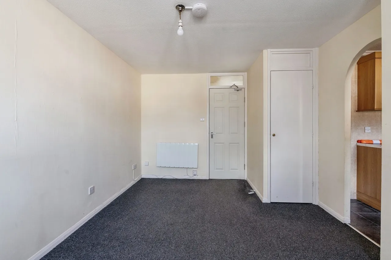 Ferro Road, Rainham, RM13, photo 16