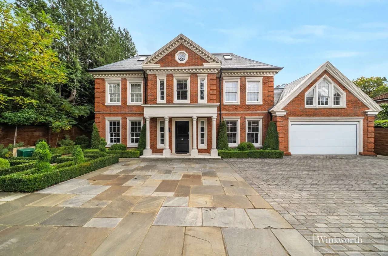6 bed house for sale, Monks Road, Wentworth Estate, GU25