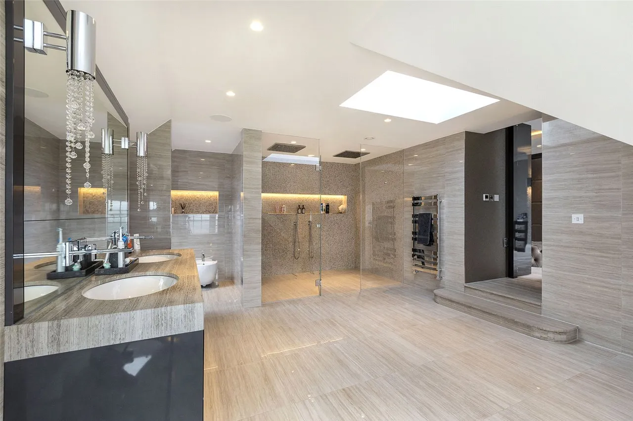Monks Road, Wentworth Estate, GU25, photo 11