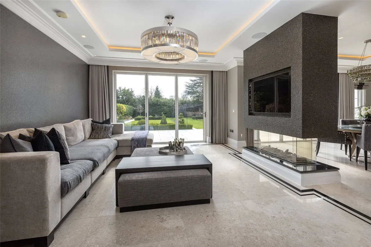 Monks Road, Wentworth Estate, GU25, photo 5