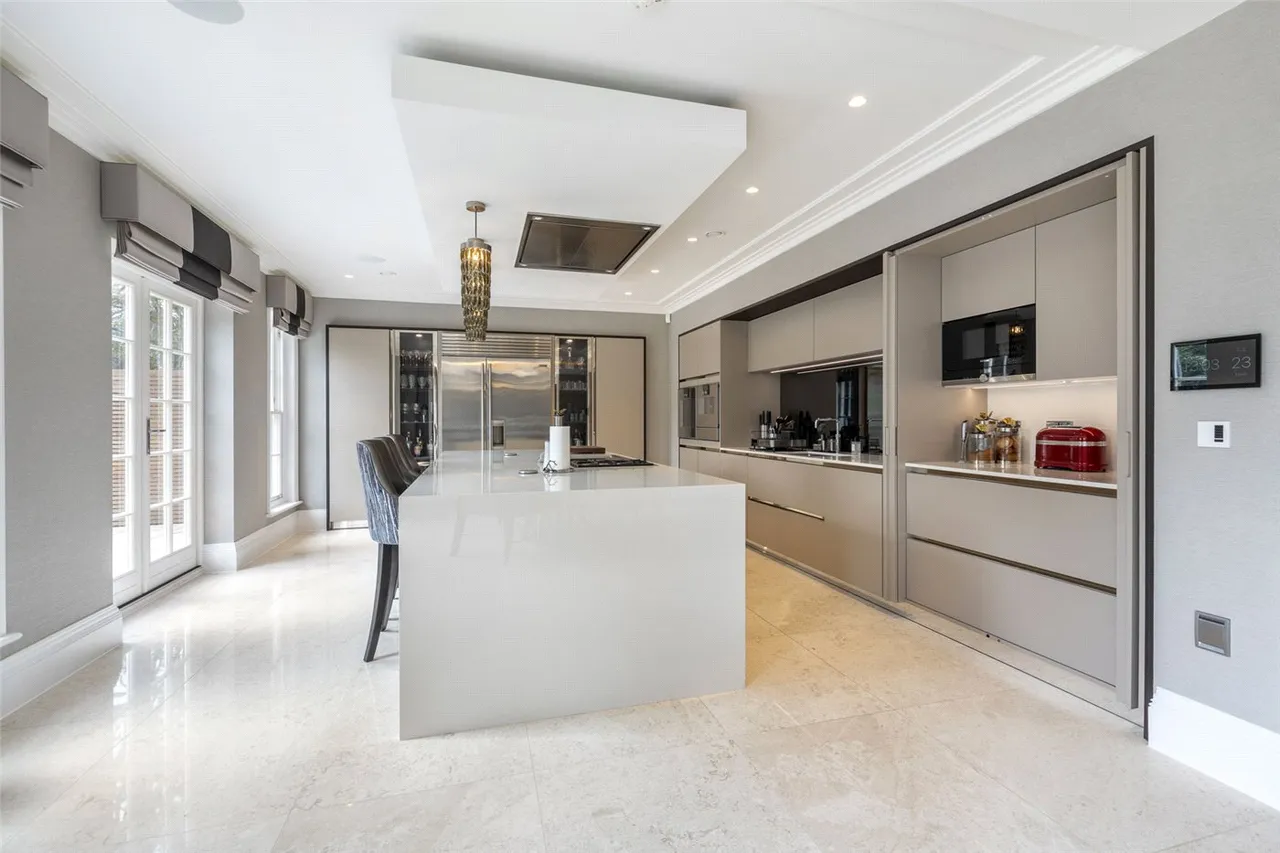 Monks Road, Wentworth Estate, GU25, photo 4