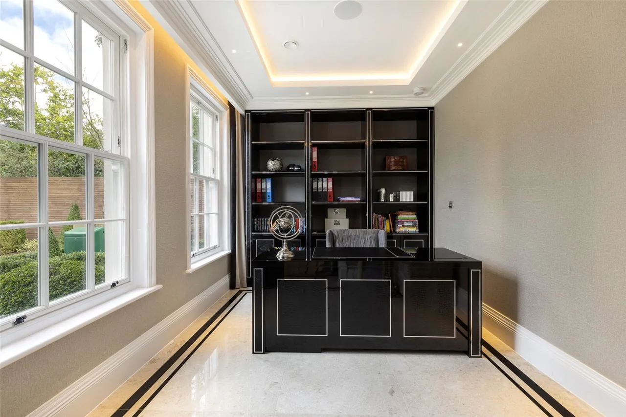 Monks Road, Wentworth Estate, GU25, photo 15