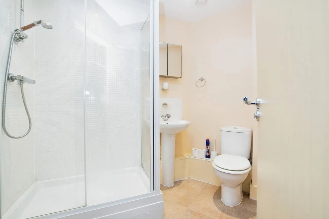 Burrage Road, Redhill, RH1, photo 4