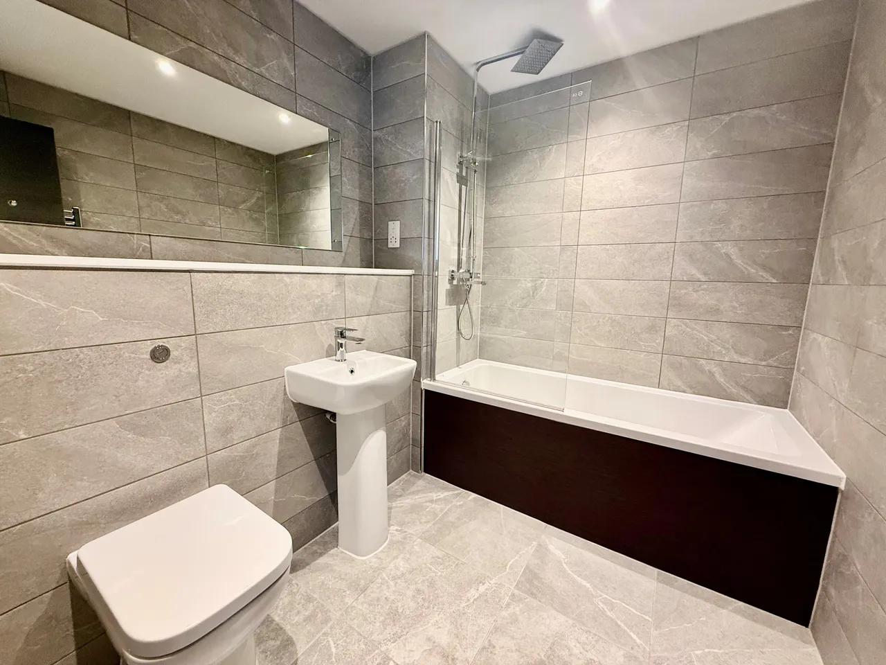 Embankment, Greengate, M3, photo 10