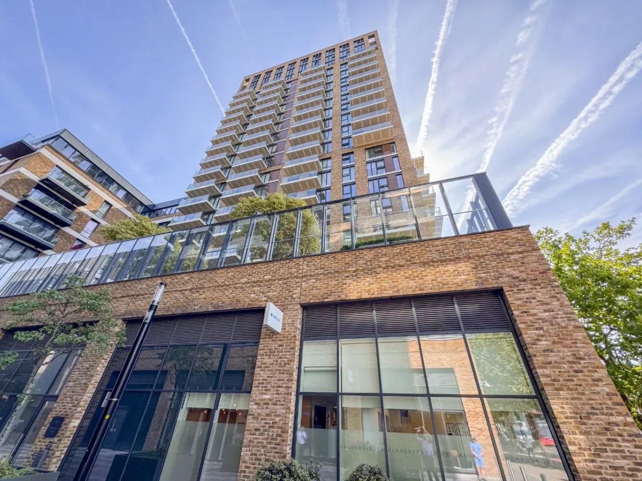 3 bed flat for sale — Compton House, Victory Parade, Plumstead Road, Royal Arsenal, Woolwich, London, SE18 6FS