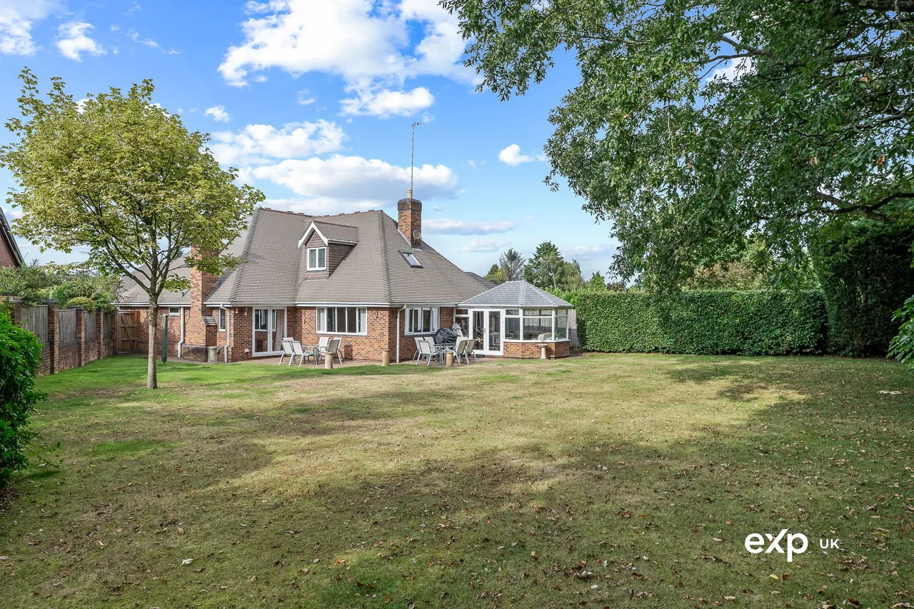 Regina Crescent, Ravenshead, photo 38