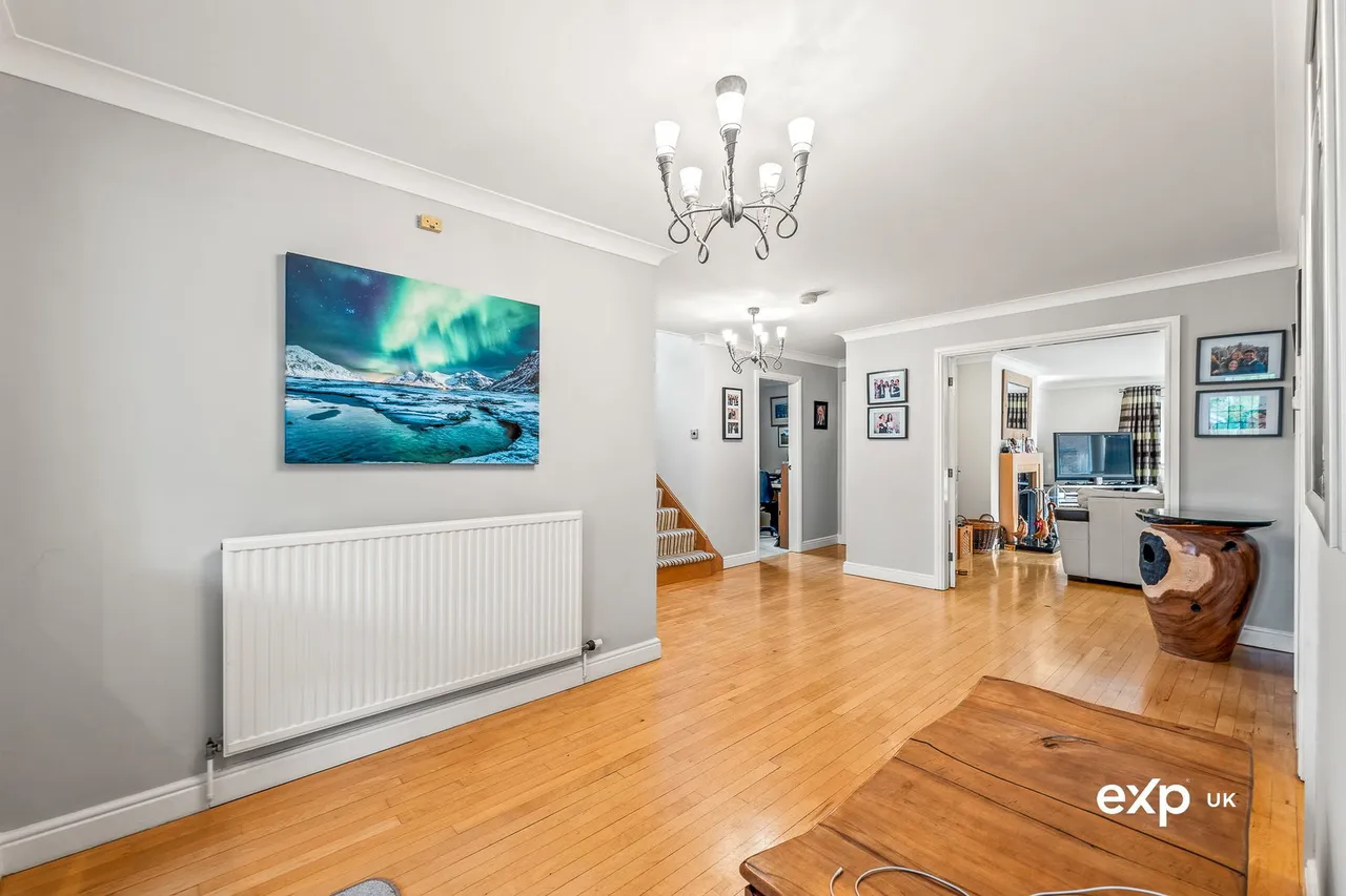 Regina Crescent, Ravenshead, photo 4