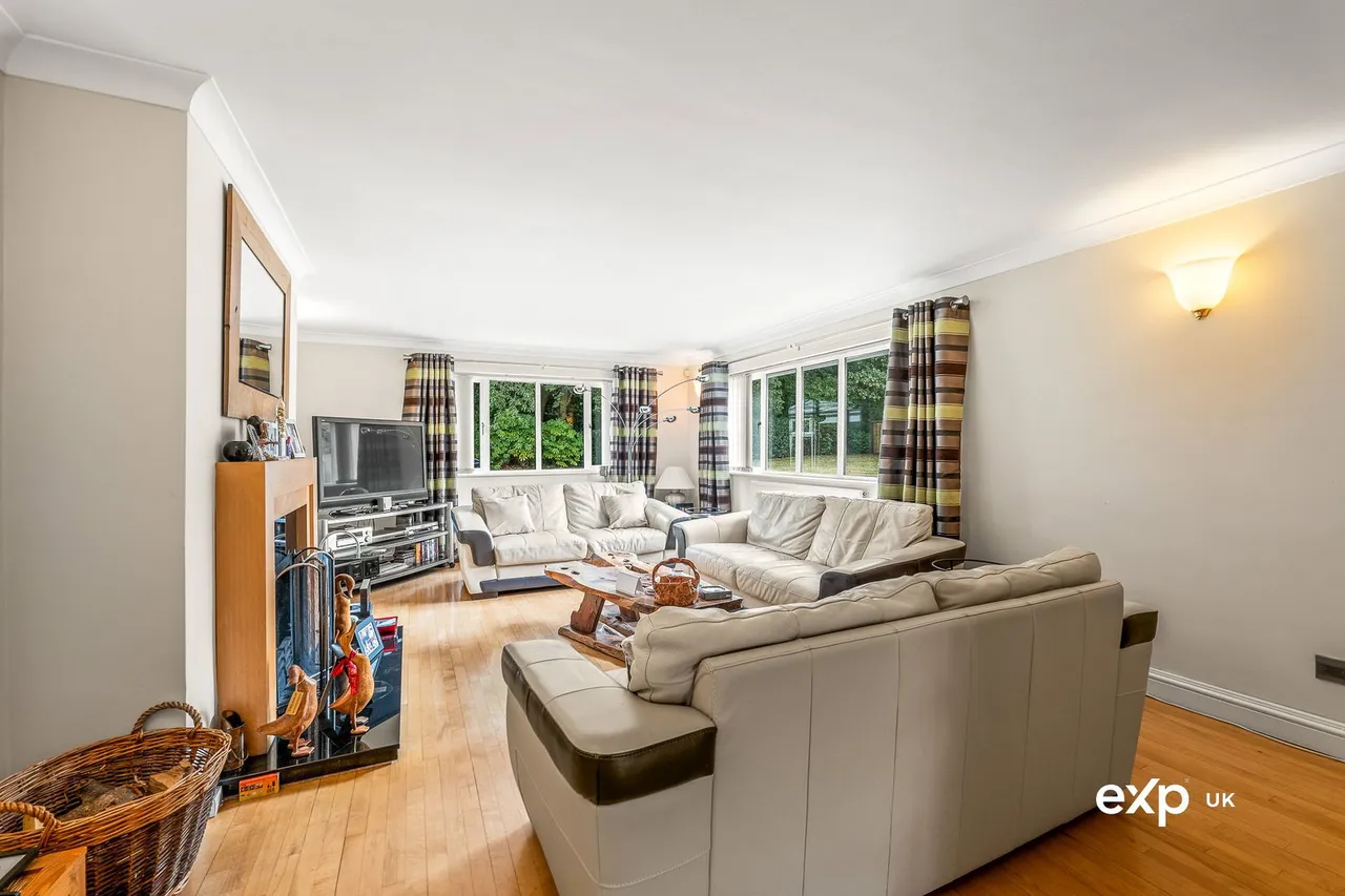 Regina Crescent, Ravenshead, photo 12