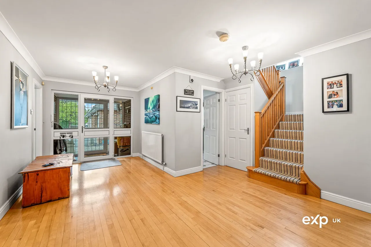 Regina Crescent, Ravenshead, photo 5