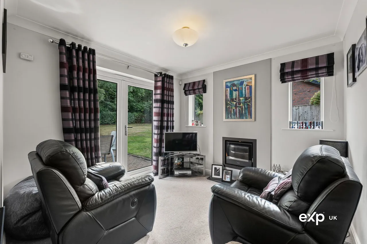 Regina Crescent, Ravenshead, photo 15