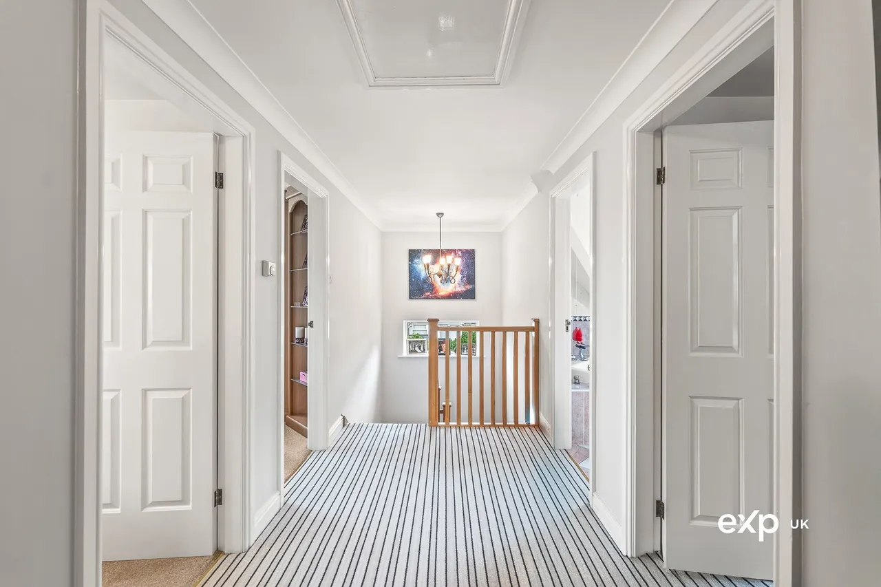 Regina Crescent, Ravenshead, photo 19