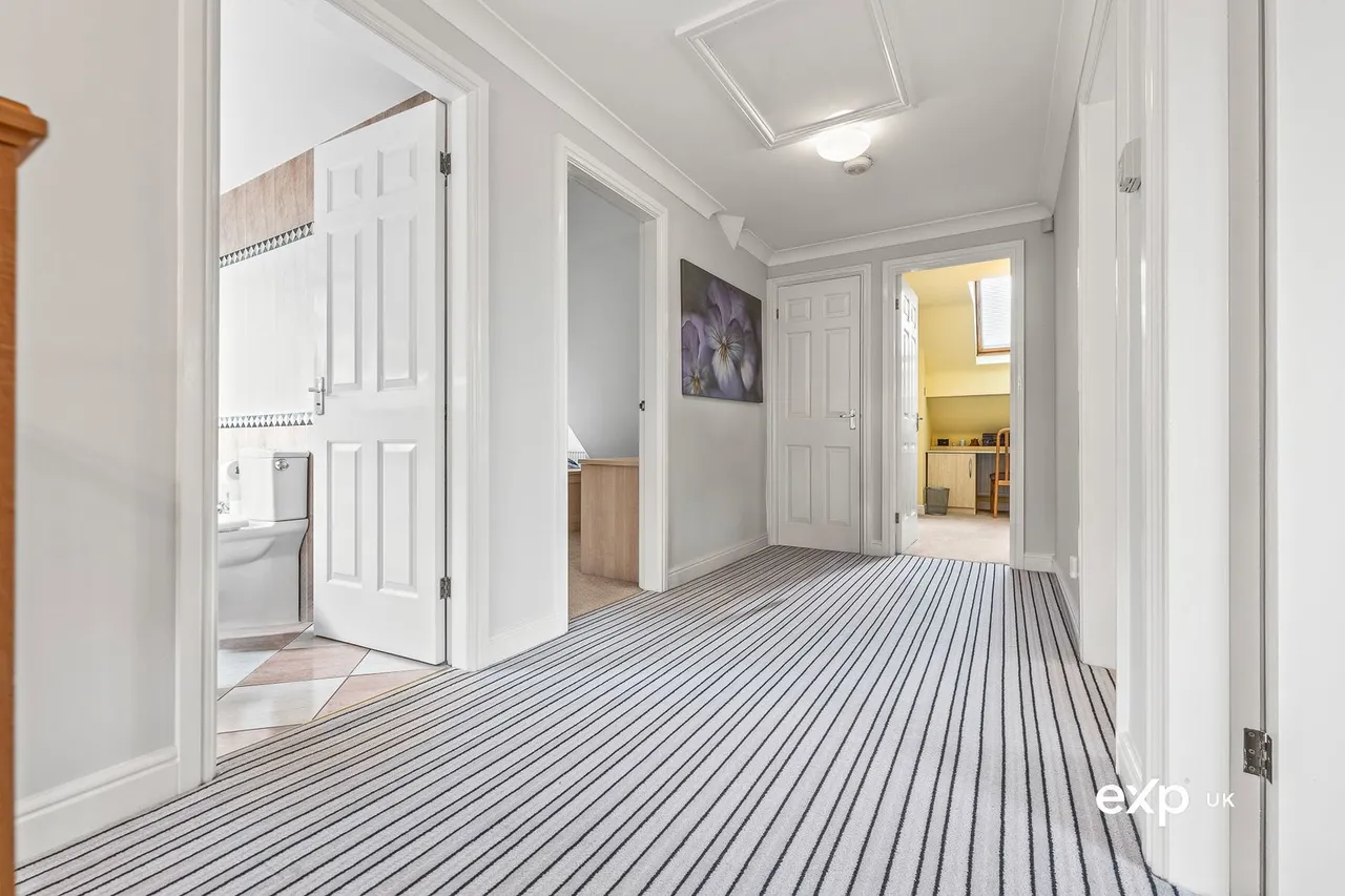 Regina Crescent, Ravenshead, photo 20