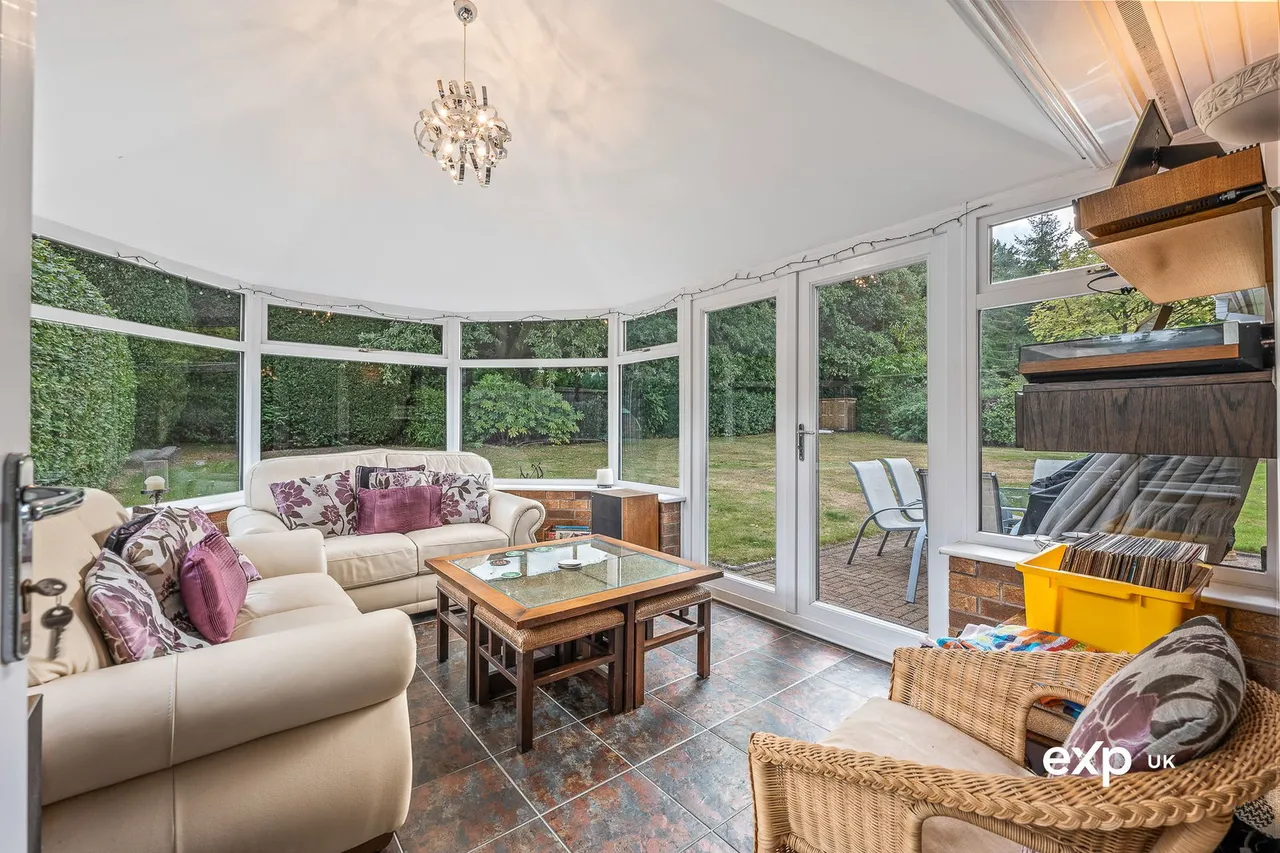 Regina Crescent, Ravenshead, photo 14