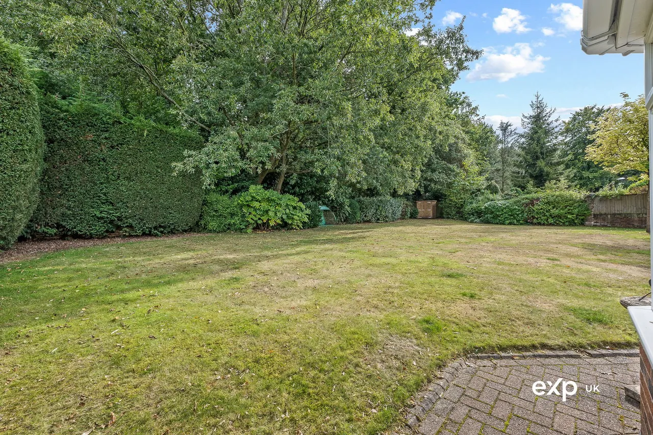Regina Crescent, Ravenshead, photo 40