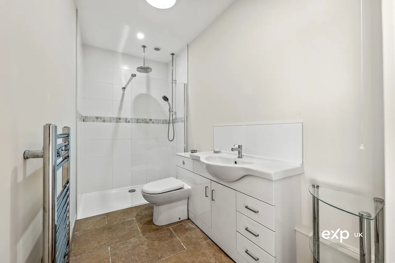 Regina Crescent, Ravenshead, photo 37
