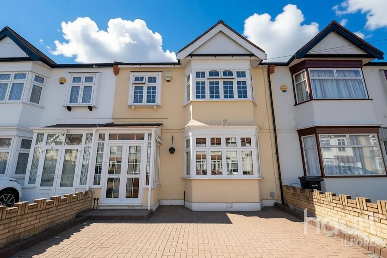 3 bed house for sale, St Georges Road, Ilford, IG1